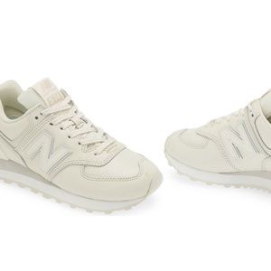 New Balance 574 👟
Size 6